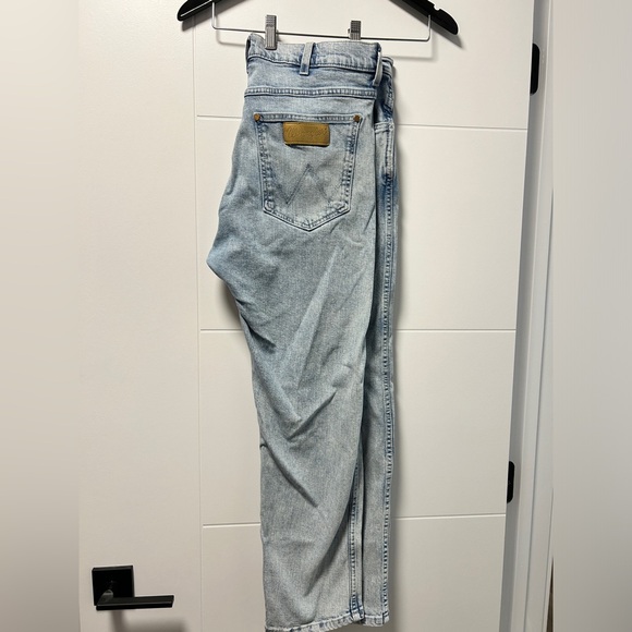 Men’s Wrangler Jeans - Picture 2 of 3